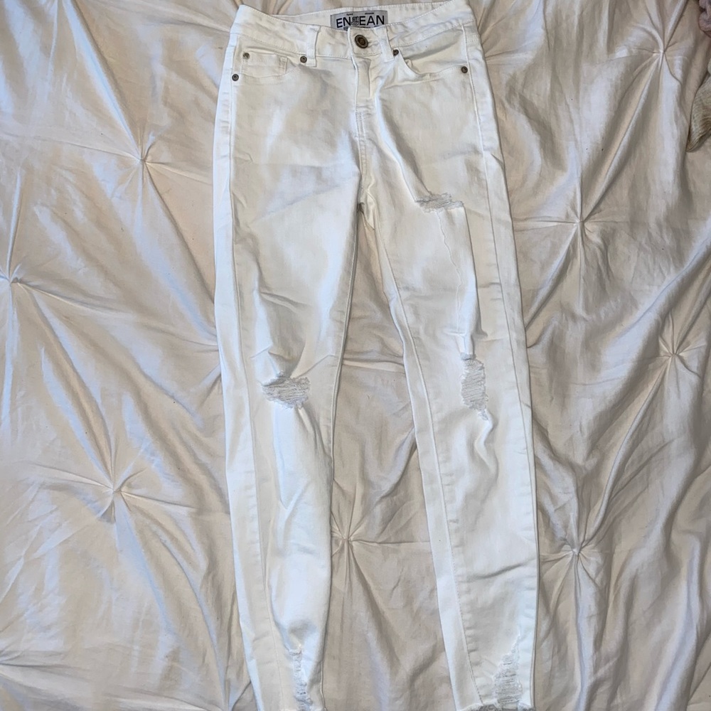 juniors size 1 white ripped jeans